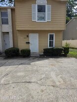 4649 Barnes Rd S in Jacksonville, FL - Building Photo