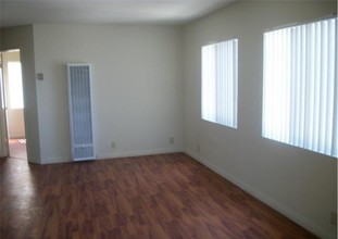 4438 W 134th St in Hawthorne, CA - Building Photo - Interior Photo