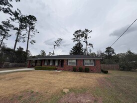 712 Habersham Rd in Valdosta, GA - Building Photo