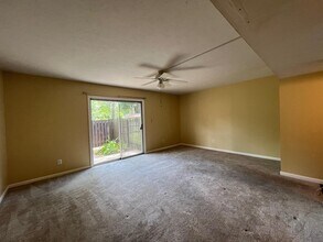 1625 Centerville Rd in Tallahassee, FL - Foto de edificio - Building Photo