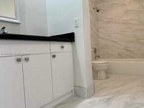 3522 NE 166th St in North Miami Beach, FL - Building Photo - Building Photo