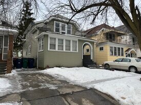 490 Lisbon Ave, Unit Upper in Buffalo, NY - Building Photo