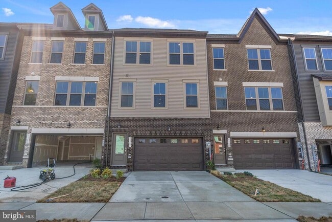 property at 6947 Gladebrook Rd