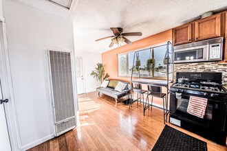 1030 Fern St in Escondido, CA - Building Photo - Building Photo
