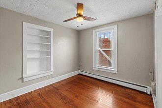 329 E Union St in Burlington, NJ - Building Photo - Building Photo