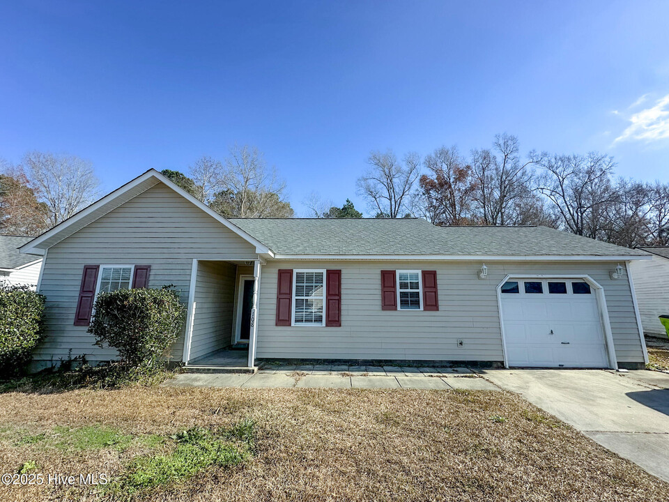 108 Oakley Dr in New Bern, NC - Building Photo