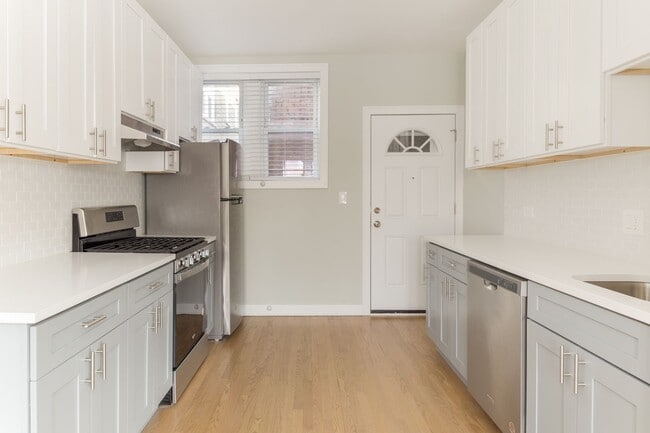 property at 4837 N Wolcott Ave
