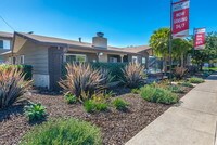 Mesa Village - Mesa Village Apartamentos in San Diego, California