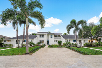 1307 White Pine Dr in Wellington, FL - Foto de edificio - Building Photo