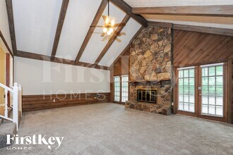 1829 E Gate Dr in Stone Mountain, GA - Foto de edificio - Building Photo