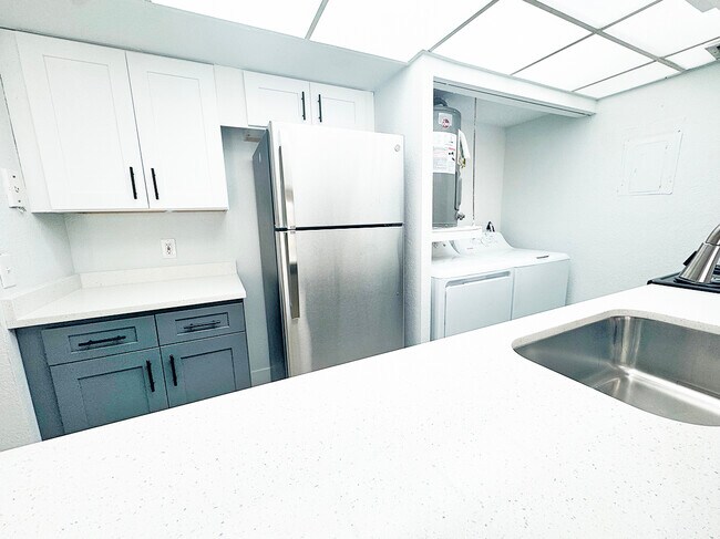 4501 Treehouse Ln in Tamarac, FL - Building Photo - Building Photo