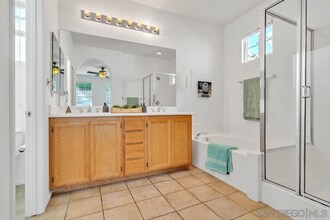 916 Teatro Cir in El Cajon, CA - Foto de edificio - Building Photo