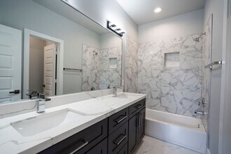 6718 Lozier St in Houston, TX - Foto de edificio - Building Photo