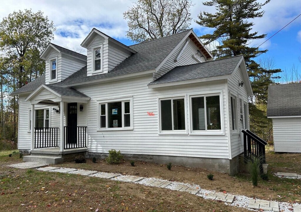 1487 County Hwy 110 in Broadalbin, NY - Building Photo