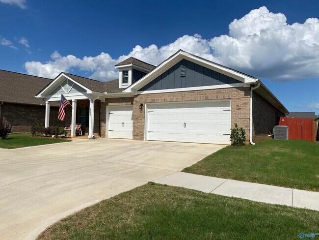 8346 Anslee Way NW in Huntsville, AL - Building Photo - Building Photo