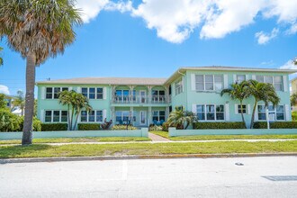1701 Gulf Way in St Pete Beach, FL - Building Photo - Building Photo