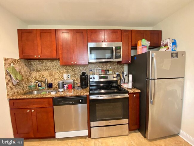 1724 Master St-Unit -D in Philadelphia, PA - Building Photo - Building Photo