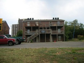 Kemmons Apartments in Louisville, KY - Building Photo - Building Photo