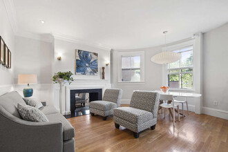 244 Beacon St, Unit #1B in Boston, MA - Foto de edificio - Building Photo