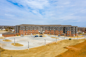 Park Avenue Estates in Yukon, OK - Building Photo - Building Photo