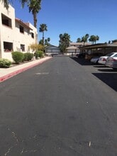 5203 Caliente St, Unit 51 in Las Vegas, NV - Building Photo - Building Photo