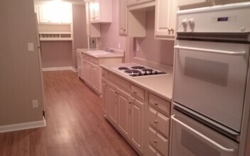 215 Kirkton Knls, Unit basement apt in Alpharetta, GA - Building Photo - Building Photo