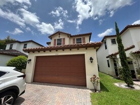 9165 SW 36th Mnr in Miramar, FL - Building Photo