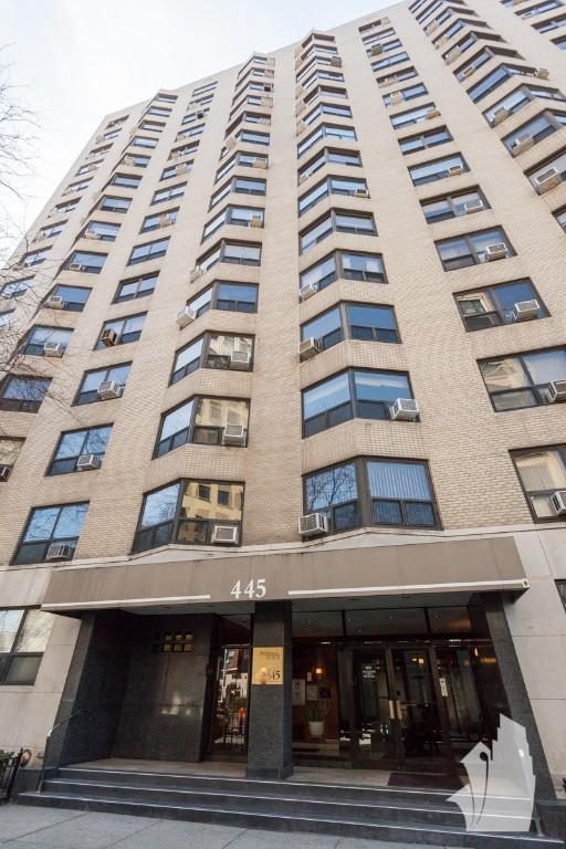 429 W Wellington Ave, Unit 445-7D in Chicago, IL - Building Photo - Building Photo