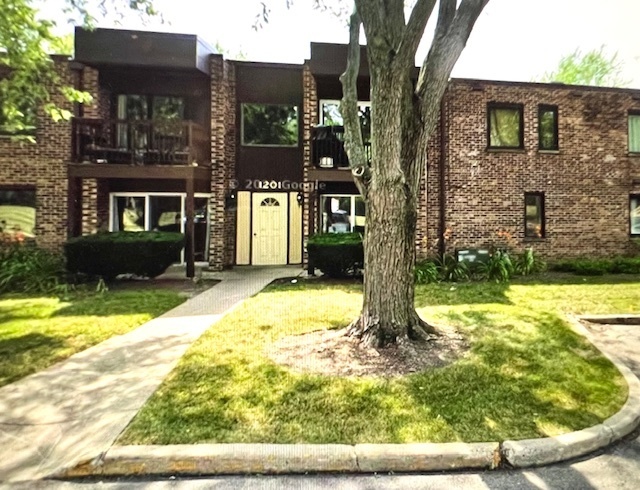 1201 Pleasant Run Dr in Wheeling, IL - Building Photo