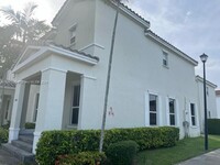 17065 SW 93rd St in Miami, FL - Foto de edificio - Building Photo