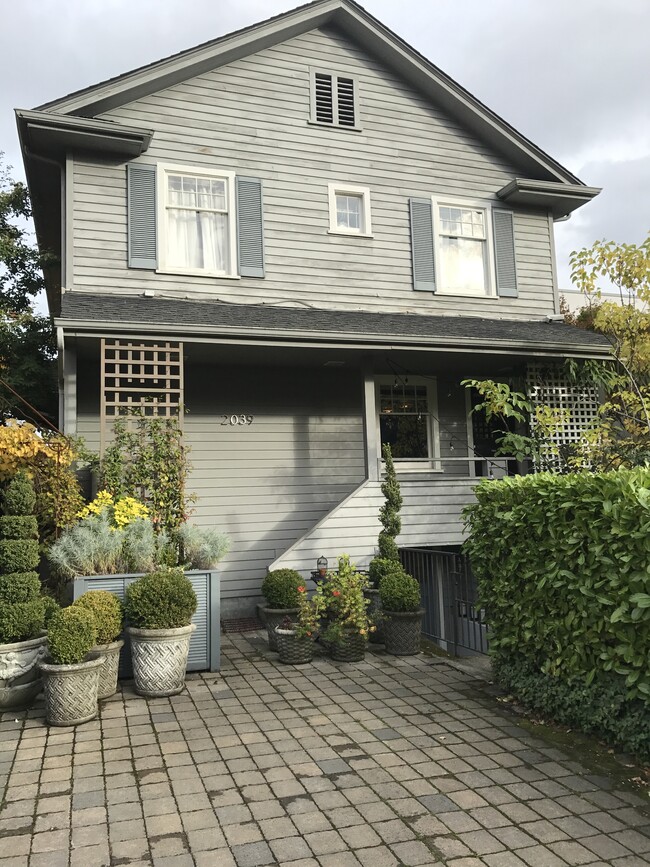 2039 34th Ave S in Seattle, WA - Building Photo - Building Photo
