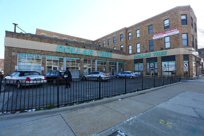 1510 W. Broad Street in Richmond, VA - Foto de edificio - Building Photo