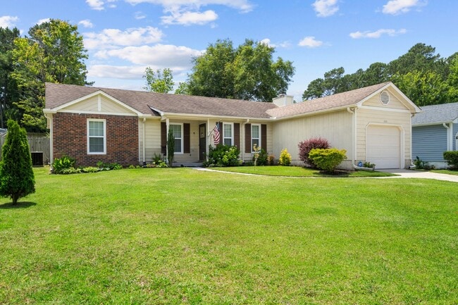 2663 Idlebrook Cir in Piney Green, NC - Building Photo - Building Photo