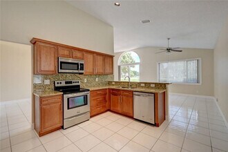 5330 Flamingo Ct in Coconut Creek, FL - Building Photo - Building Photo