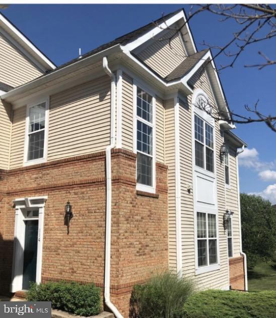 property at 43865 Hickory Corner Terrace