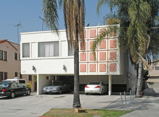 1115 S Holt Ave in Los Angeles, CA - Foto de edificio - Building Photo