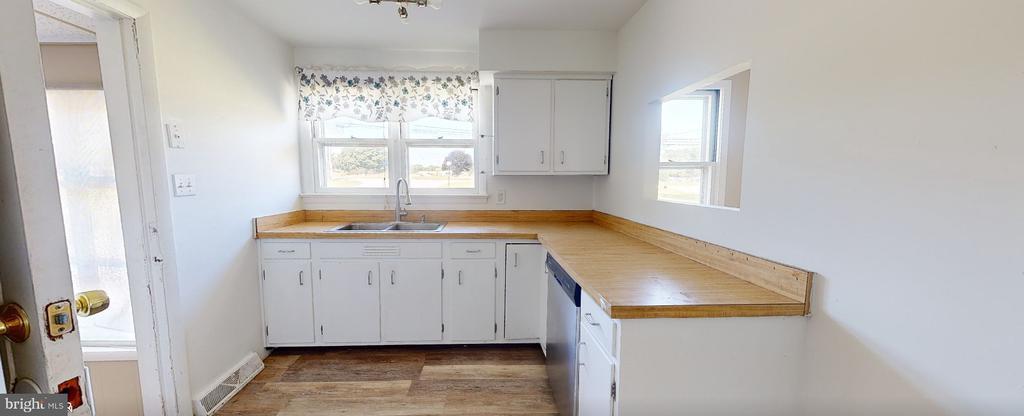 10879 Clarksville Pike in Columbia, MD - Building Photo