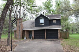 50 Pebblebrook Ln in Wimberley, TX - Building Photo - Building Photo