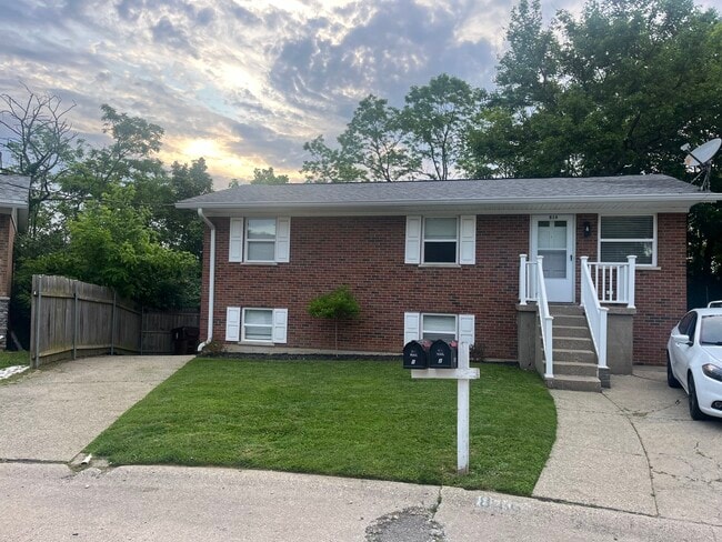 property at 816 Tokay Ln