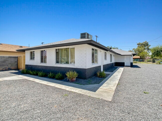 2109 W Hayward Ave in Phoenix, AZ - Building Photo - Building Photo