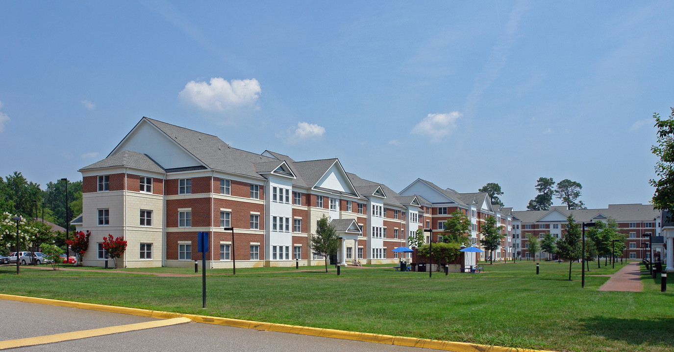 CNU Apartment Quad in Newport News, VA - Building Photo