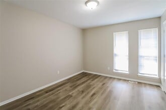 8313 NW 105th St in Oklahoma City, OK - Building Photo - Building Photo