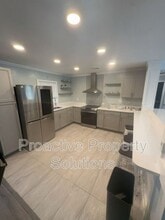 5228 Hummingbird Dr in Pocono Summit, PA - Building Photo - Building Photo
