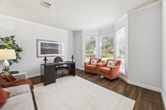 310 Brook Forest Trail in Sugar Land, TX - Building Photo - Building Photo