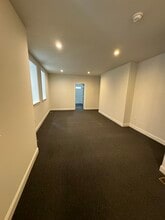 4049 Spruce St, Unit A in Philadelphia, PA - Foto de edificio - Building Photo