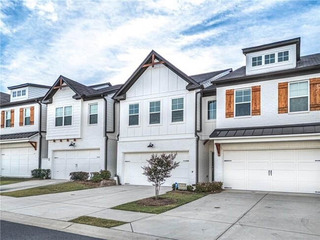 124 Auburn Wds Dr in Auburn, GA - Foto de edificio - Building Photo