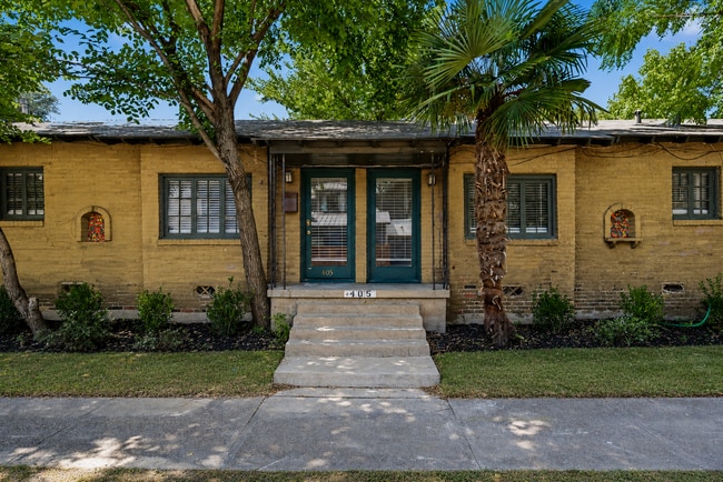 property at 405 N Prairie Ave