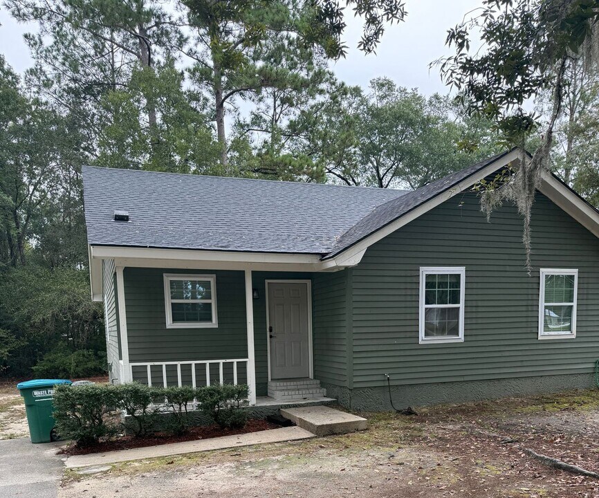 1033 Ash St Ext in Springfield, GA - Building Photo