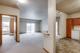 Arbor Pointe Senior Apartments in St. Paul, MN - Foto de edificio - Interior Photo