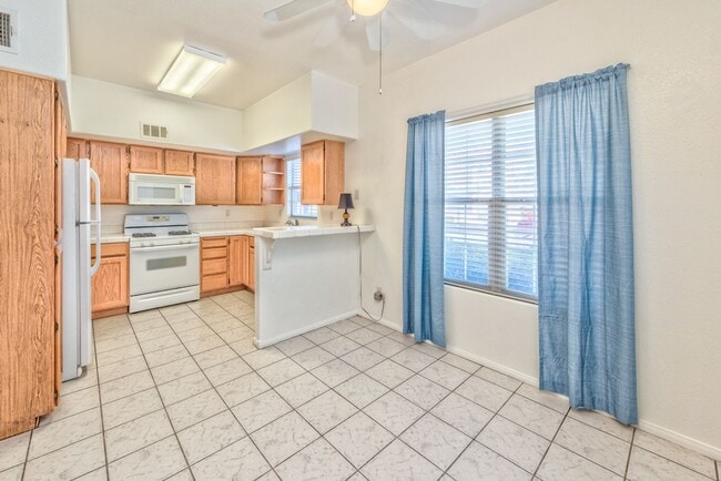 520 Arrowhead Trail in Henderson, NV - Building Photo - Building Photo